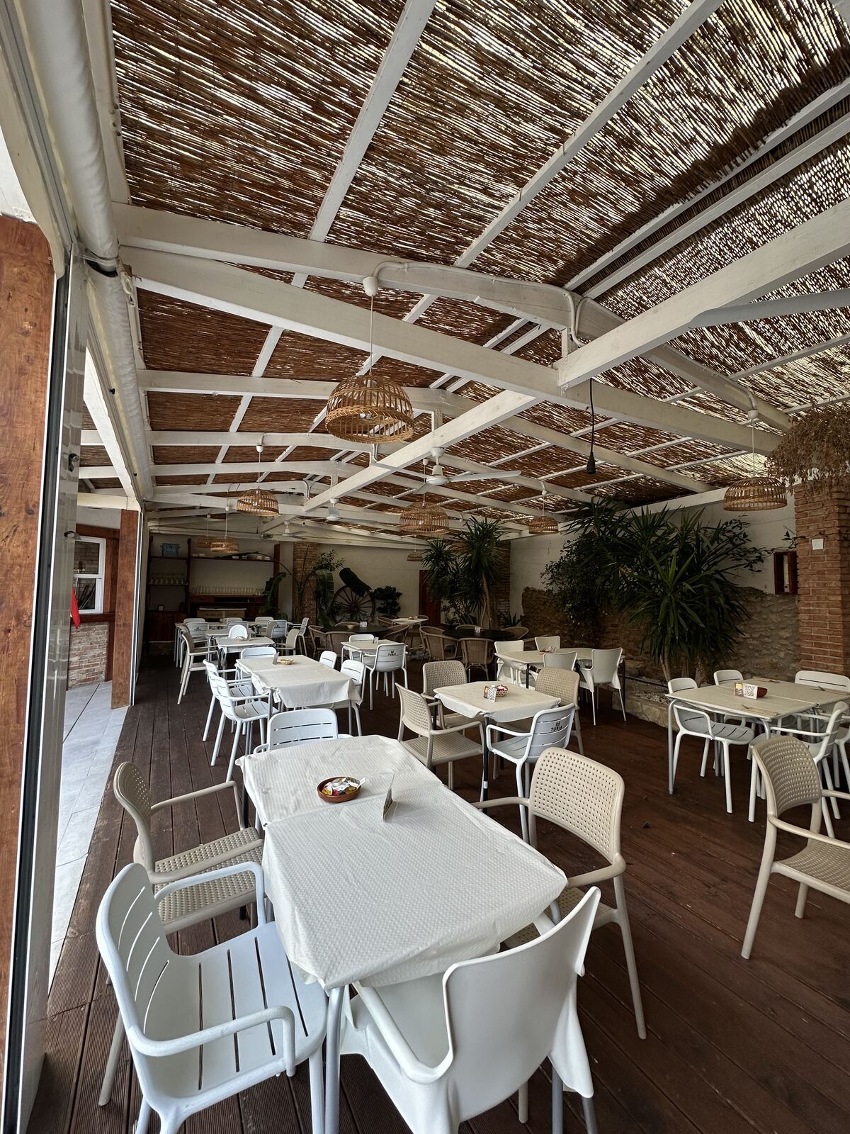 Ambiente del restaurante en Vinaròs 9