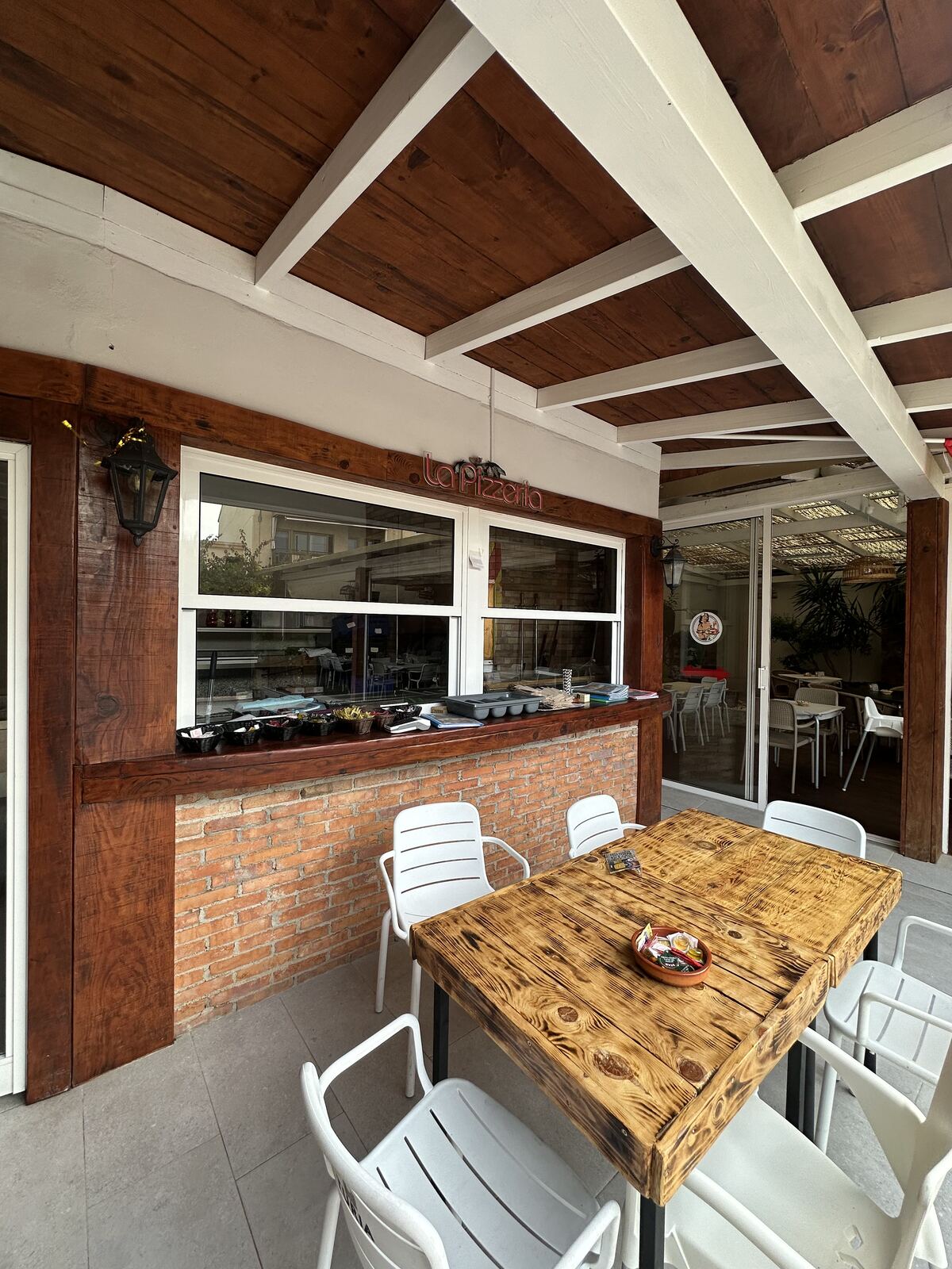 Ambiente del restaurante en Vinaròs 5